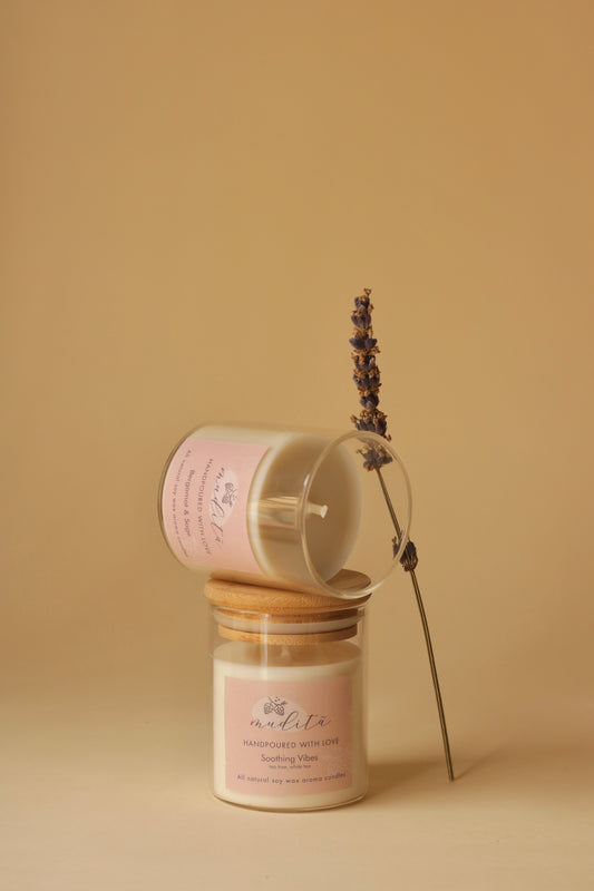 Wooden lid candle