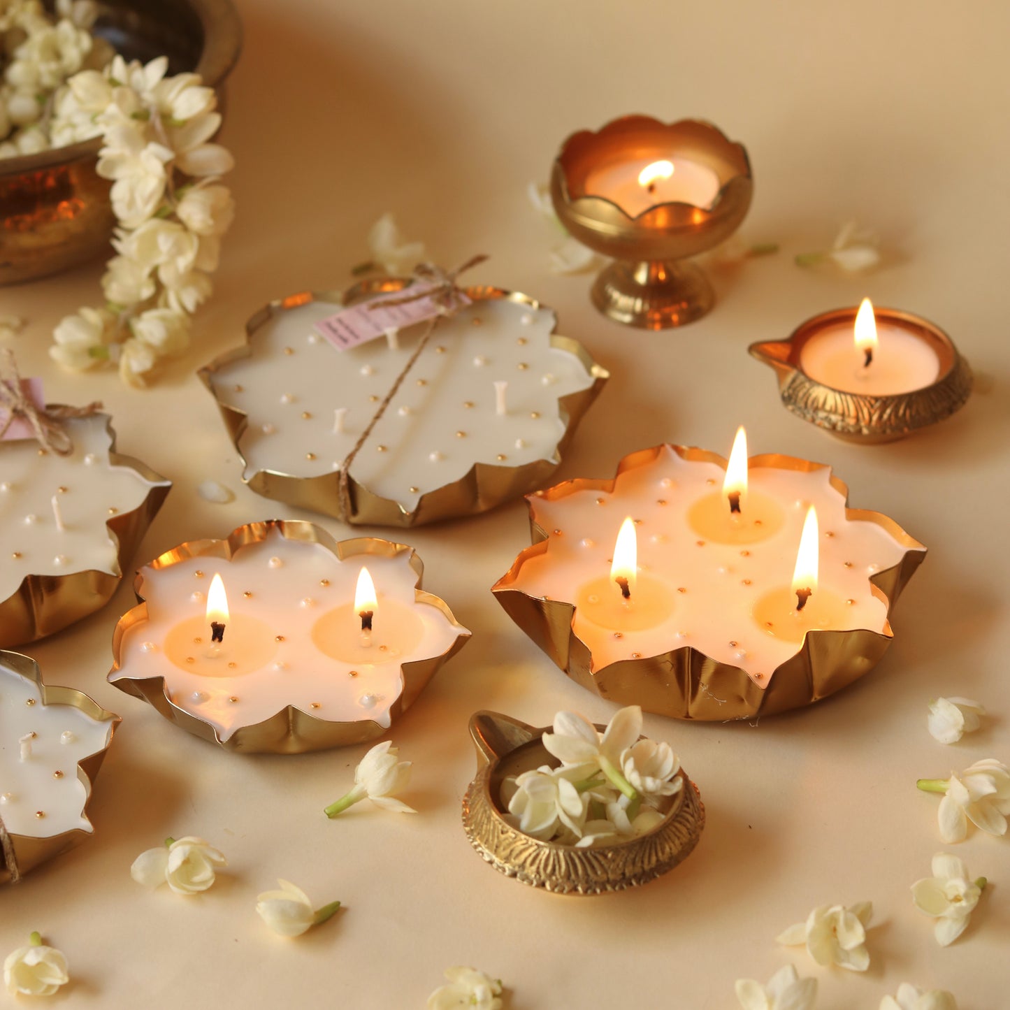 Lotus urli candle